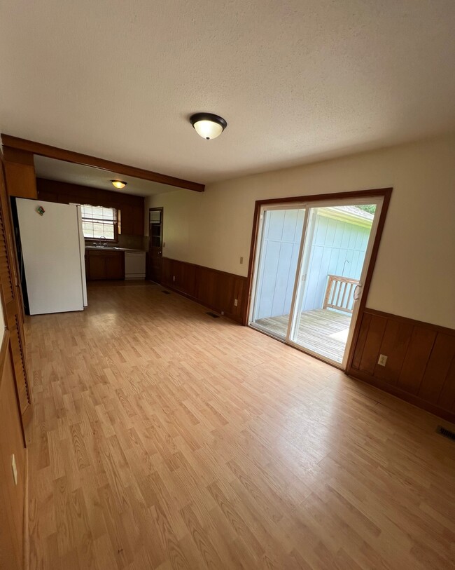 Building Photo - 1521 Cedar Ln
