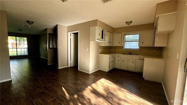 Foto del edificio - 10 Tulipan Dr