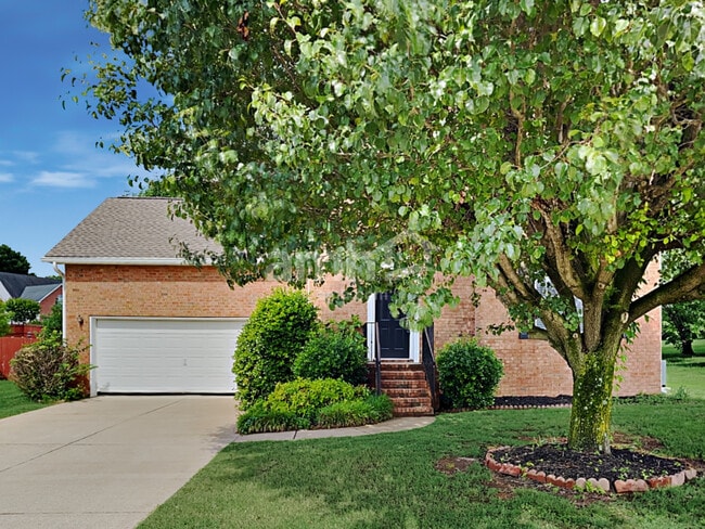 Building Photo - 1205 Chapmans Retreat Dr