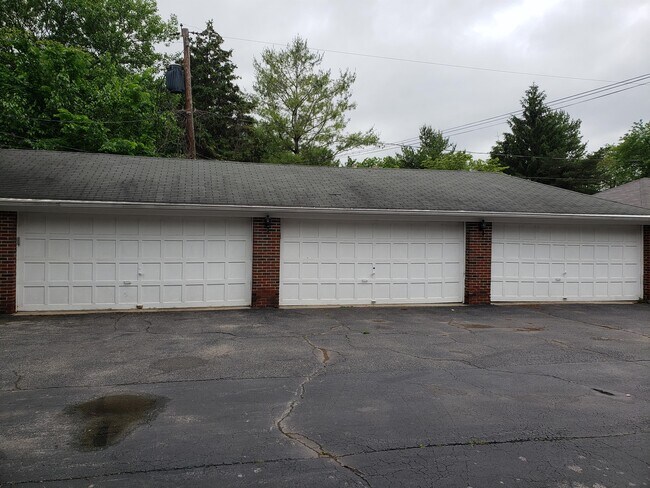 Foto del edificio - 2149 Evergreen Rd
