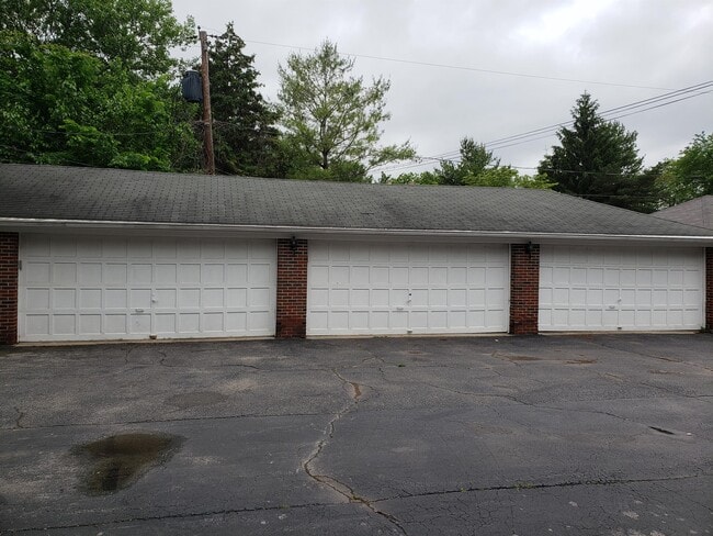 Building Photo - 2149 Evergreen Rd