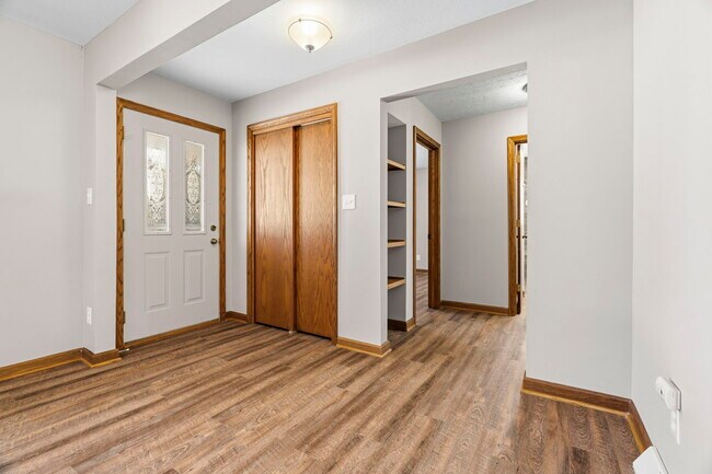 Foto del edificio - 1914 Raber Rd