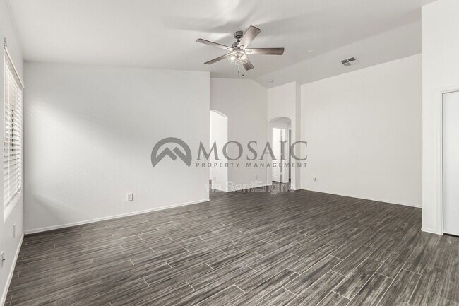 Foto del edificio - 3284 W Five Mile Peak Dr