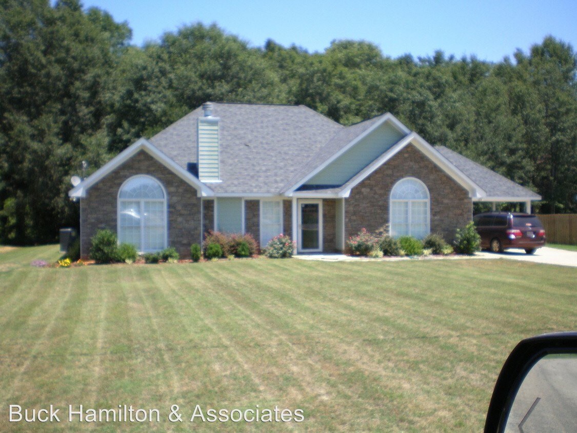 Primary Photo - 4 br, 2 bath House - 247 Owens Rd.