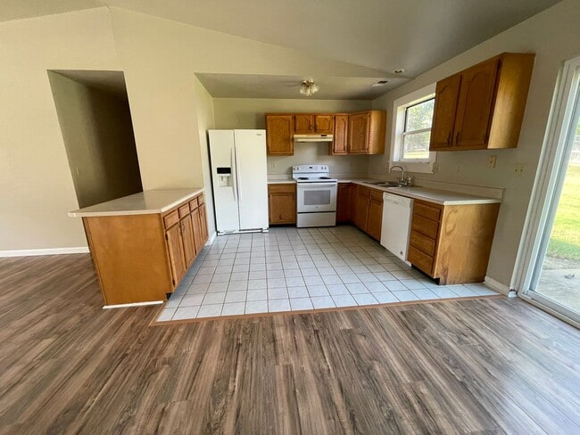 Foto del edificio - 3 Bed 2 Bath House For Rent in Winfield, MO