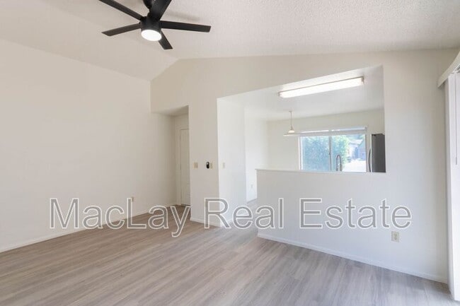 Foto del edificio - 1586 W Curry Dr