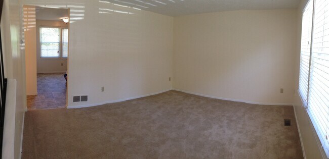 Living Room - 503 Cortland Dr E