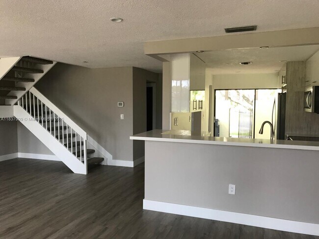 Building Photo - 3945 Adra Ave