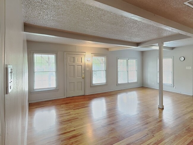 Photo - 4124 Lovell Avenue Apartment