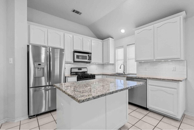 Foto del edificio - 5021 Meyers Ln