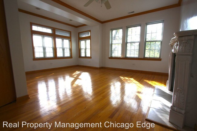 Building Photo - 1360 W Jarvis Ave