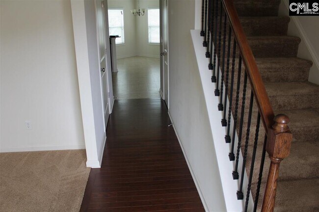 Building Photo - 351 Pinnacle Dr