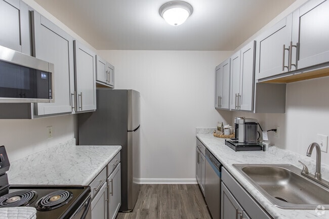 2BR, 1.5BA - The Opry - 1,100SF - Kitchen - Meridian at Hermitage