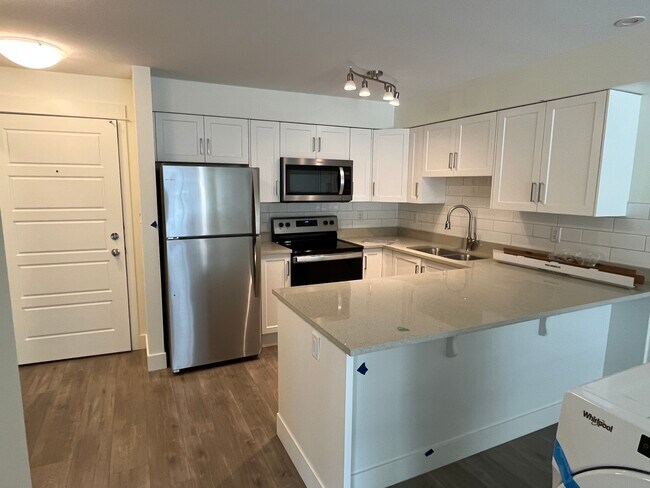 Building Photo - 30515 Cardinal Av