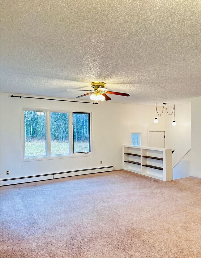 Foto del edificio - North Pole Home for Rent – 2BR, 1.5BA, Det...