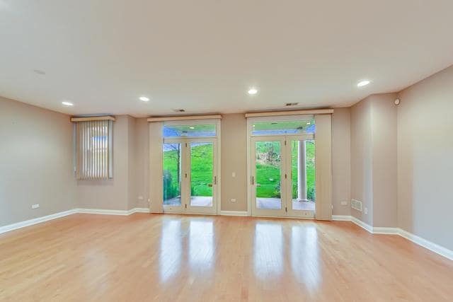 Building Photo - 1881 Admiral Ct