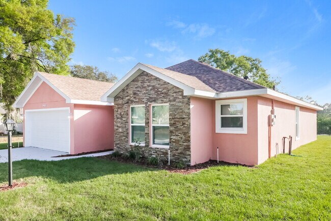 Foto del edificio - 5468 Chestnut Ridge Rd