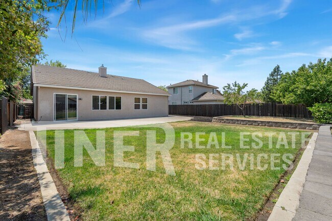 Building Photo - 210 Ashwood Ct
