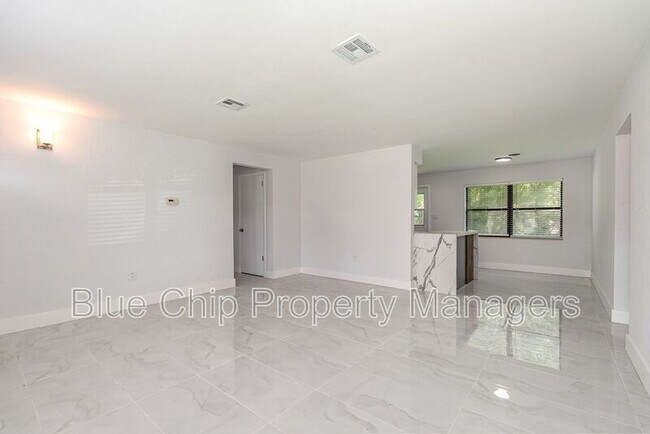 Building Photo - 148 St George Rd