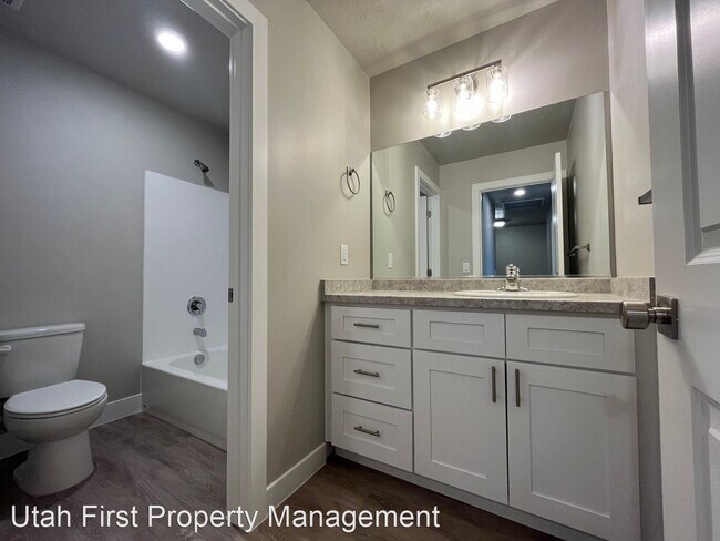 Foto del edificio - 3 br, 2.5 bath House - 3049 N 175 E