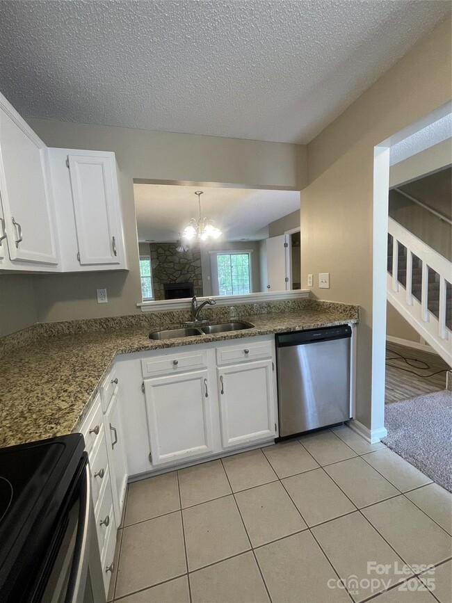 Foto del edificio - 6400 Windsor Gate Ln