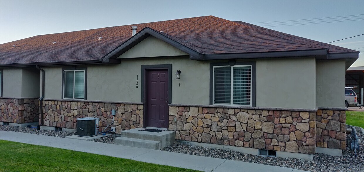 1620 20th St 4, Heyburn, ID 83336 Townhome Rentals in Heyburn ID