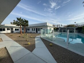 Building Photo - 700 N Riverside Dr