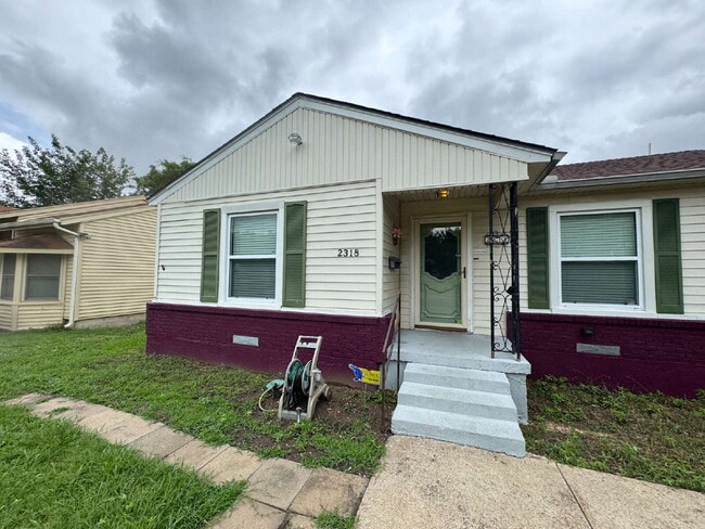 Building Photo - 2318 Fenwick Dr
