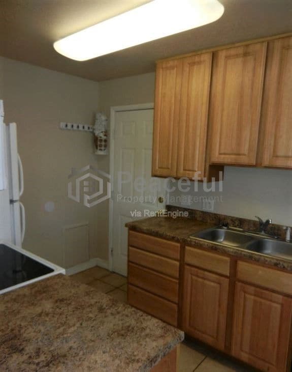 Building Photo - 2009 W Celia Way