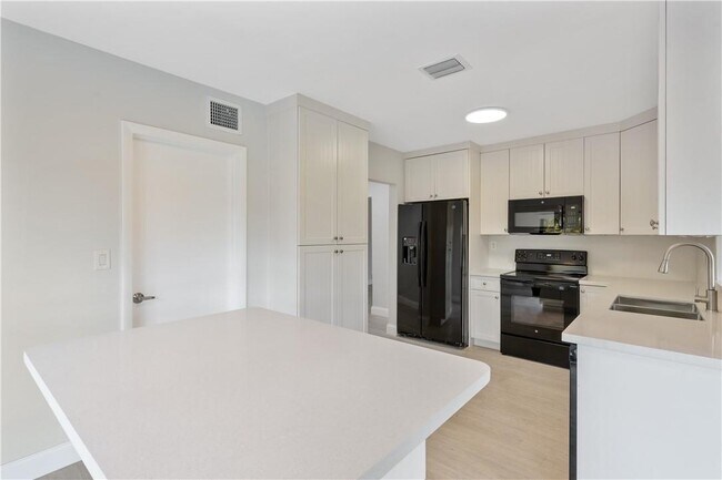 Foto del edificio - 4600 King Palm Dr