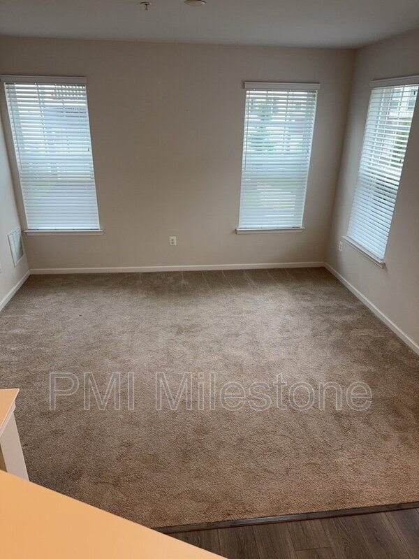 Building Photo - 13255 Dowdens Ridge Dr