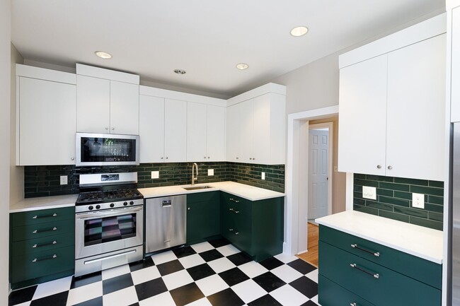 Photo - 1525 Elliot Place NW House
