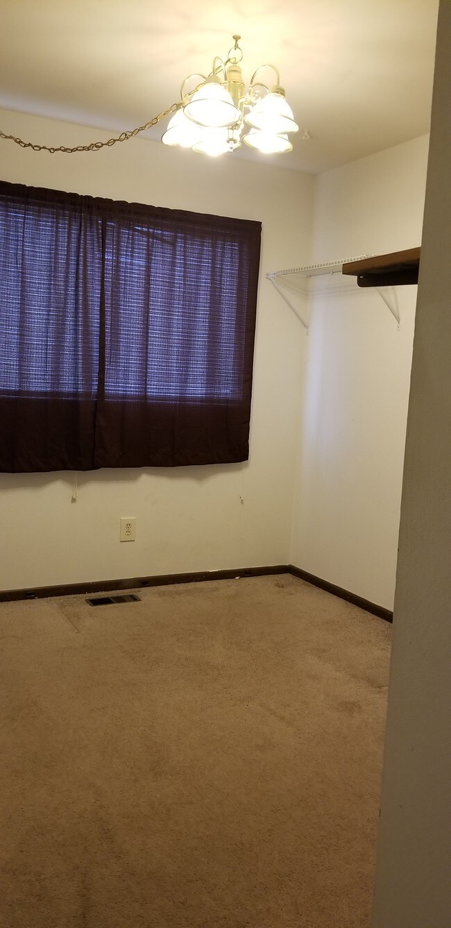 Foto del edificio - 707 Westbrook Ct