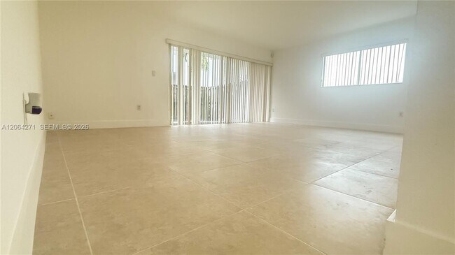 Foto del edificio - 7737 SW 88th St