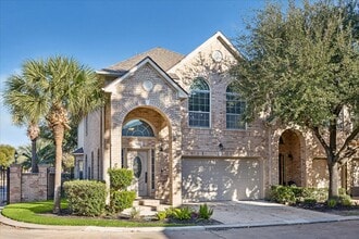 Building Photo - 6426 E Linpar Ct