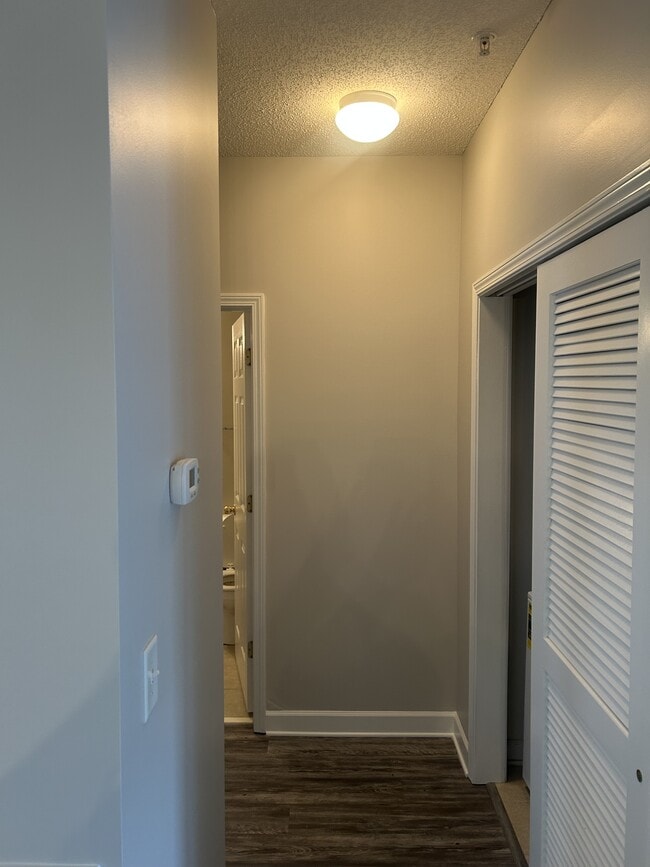 Building Photo - 805 Crumpet Ct