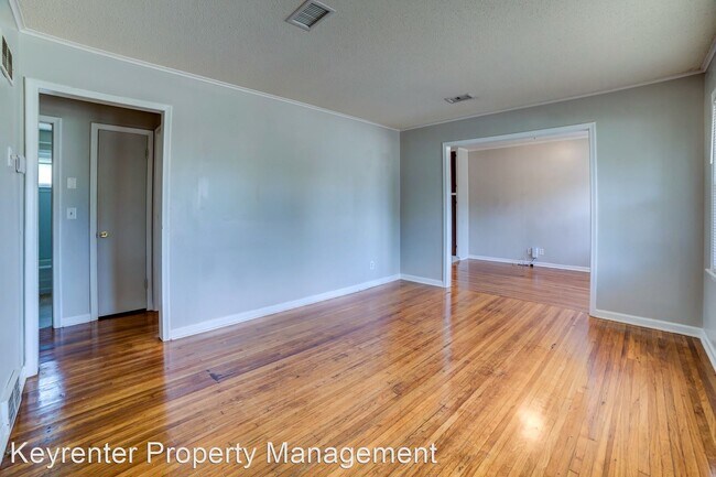 Building Photo - 3 br, 1 bath House - 7724 E Independence St