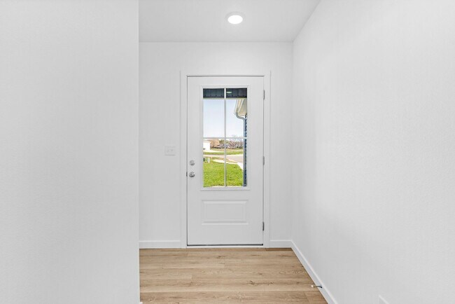 Building Photo - Nearly NEW home in Willard!
