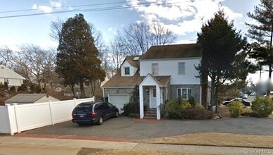 Building Photo - 528 Waukena Ave