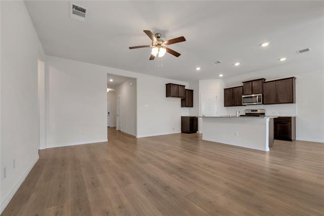 Foto del edificio - 3025 Frio Rd