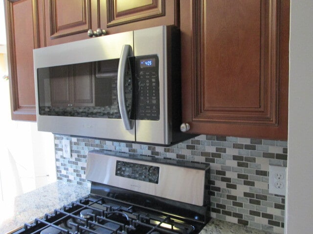 KITCHEN - 430 Thoreau St