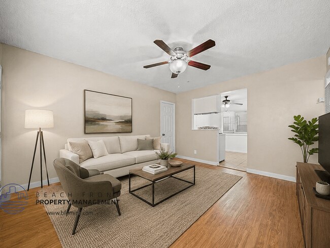 Foto del edificio - 9320-9330 Elm Vista Dr.