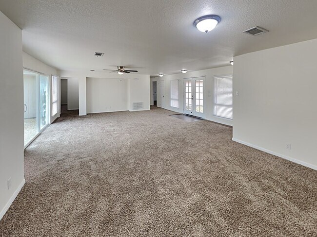 Foto del edificio - 2405 Avenue G