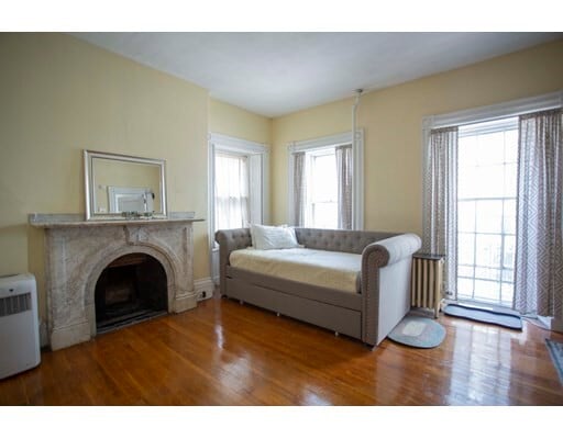 Primary Photo - 59 Hancock St