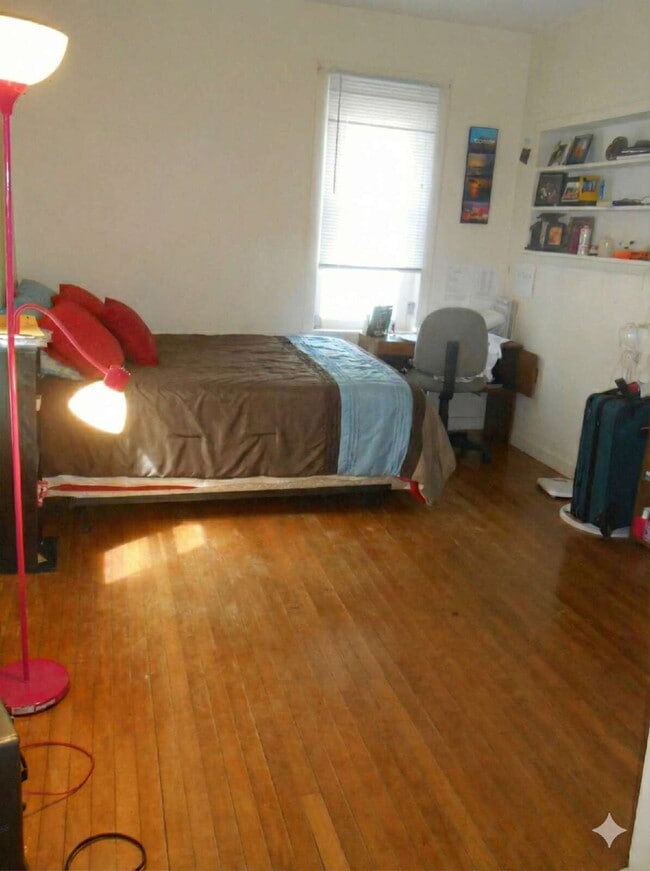 Building Photo - Awesome 2 Bed 1 Bath! Available June 1st!