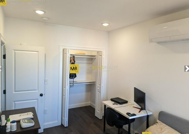 Foto del edificio - 200 Everett St