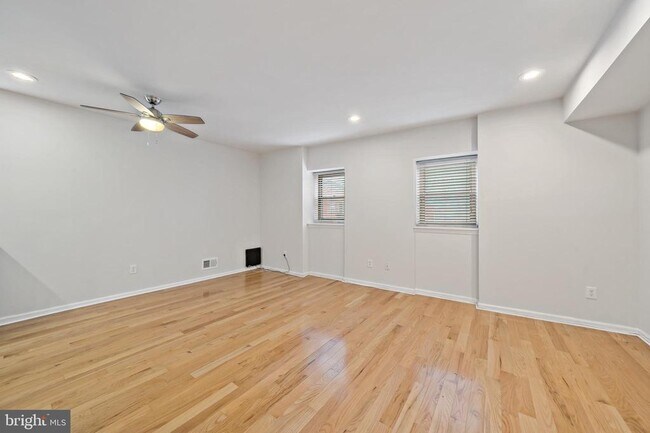 Foto del edificio - 2401 S 11th St