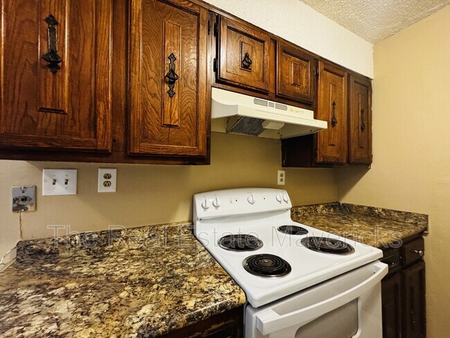 Foto del edificio - 925 Shallowford Rd