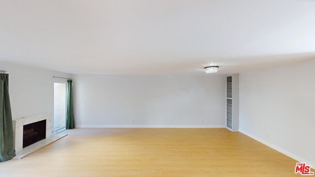 Foto del edificio - 5115 Kester Ave