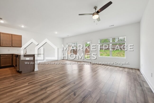 Building Photo - 3228 Spool Ln SW